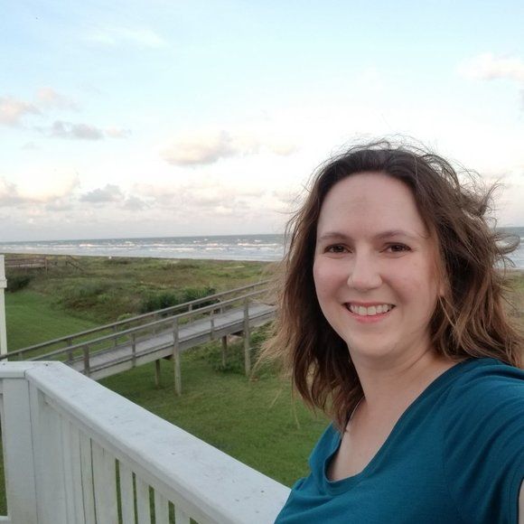 Meet your Posher, Amanda - Picture 1 of 1